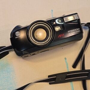 Minolta Freedom Zoom 105L APZ 35mm Film Camera BLK UNTESTED 35-105mm Strap Japan